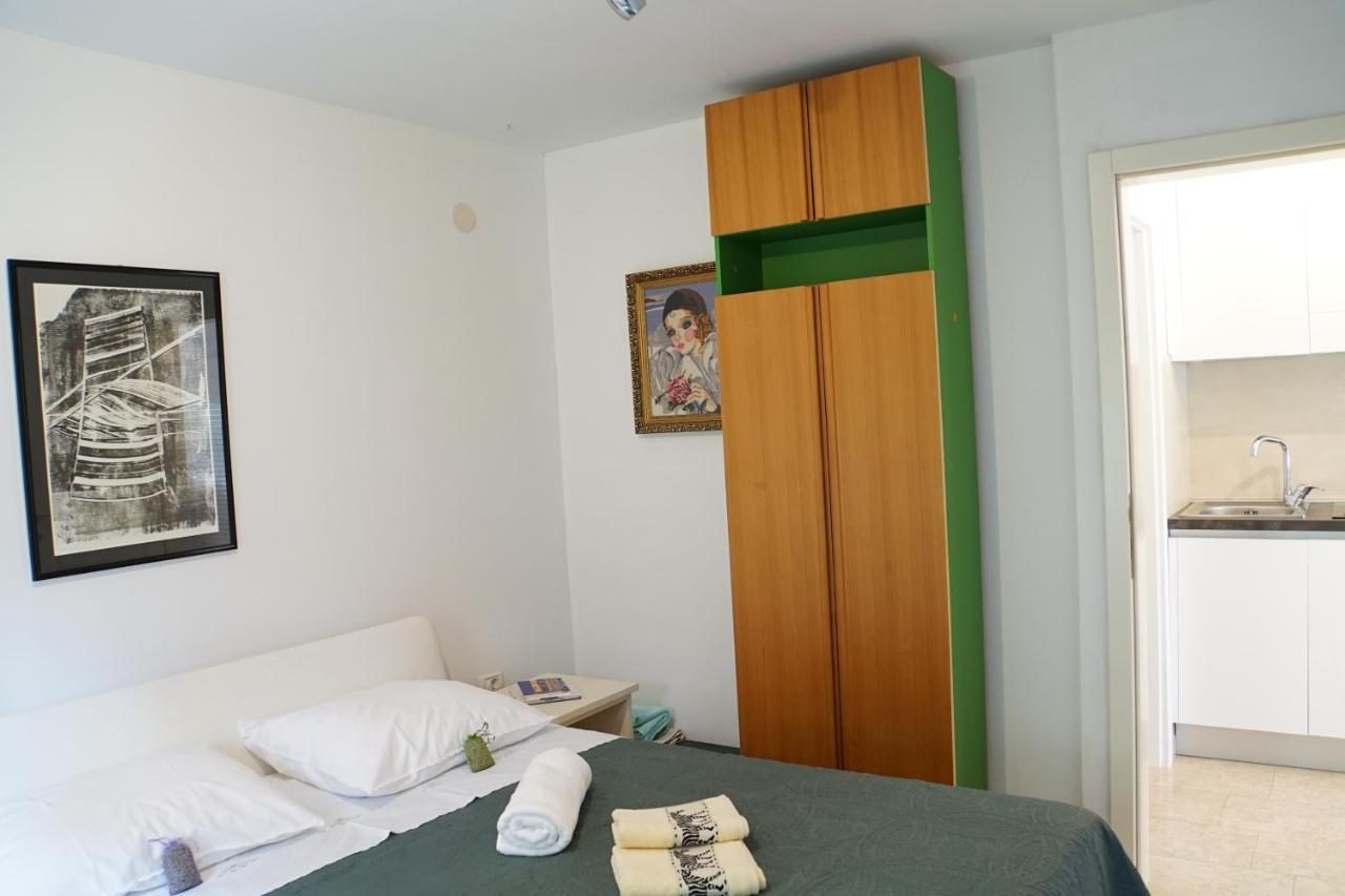 PUY Apartment Flora מראה חיצוני תמונה